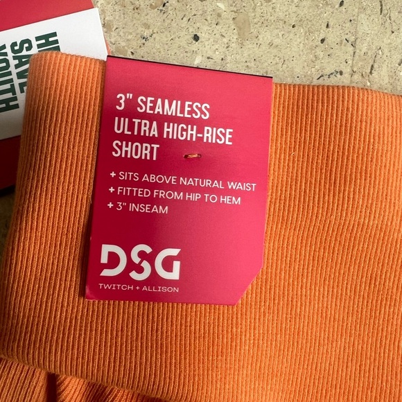 DSG Twitch & Allison 3” Seamless Ultra High Rise Light Orange Shorts Sz Medium - Picture 4 of 5